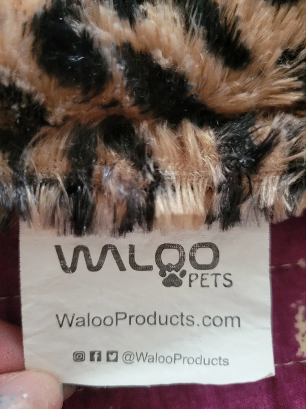 Waloo Pets Thermal Crinkle Mat For Cats Leopard Print Faux Fur Plush‎ Backing